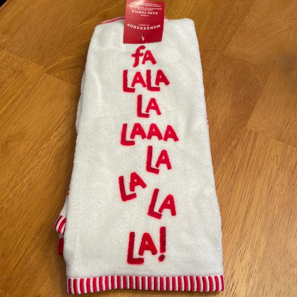 NWT Wondershop 2 Pack Hand Towels